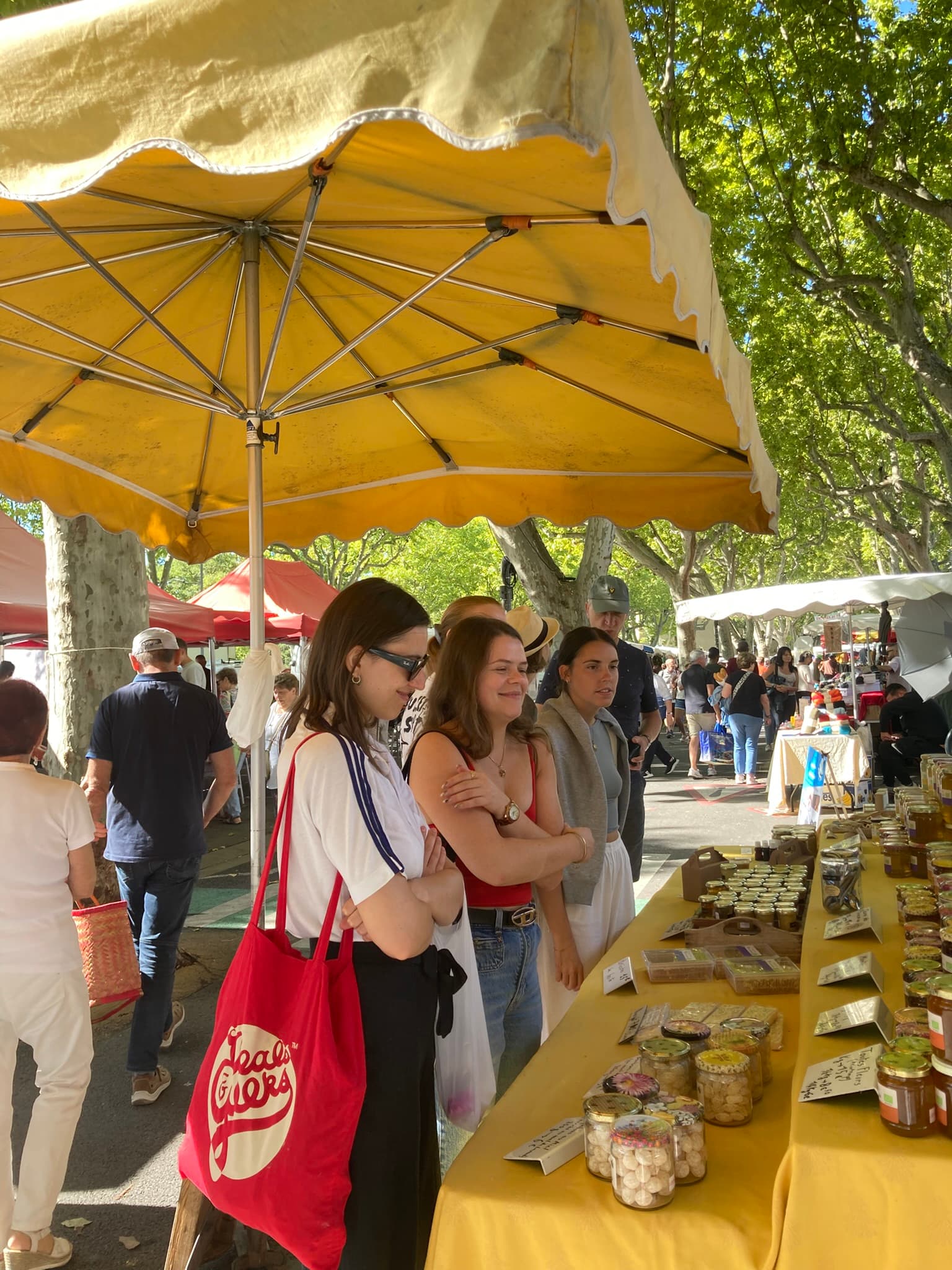 Natalya et Pauline au marché